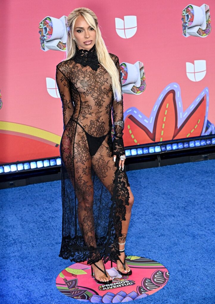 Bad Gyal performed her new single “Da Me” live at Premios Juventud 2025