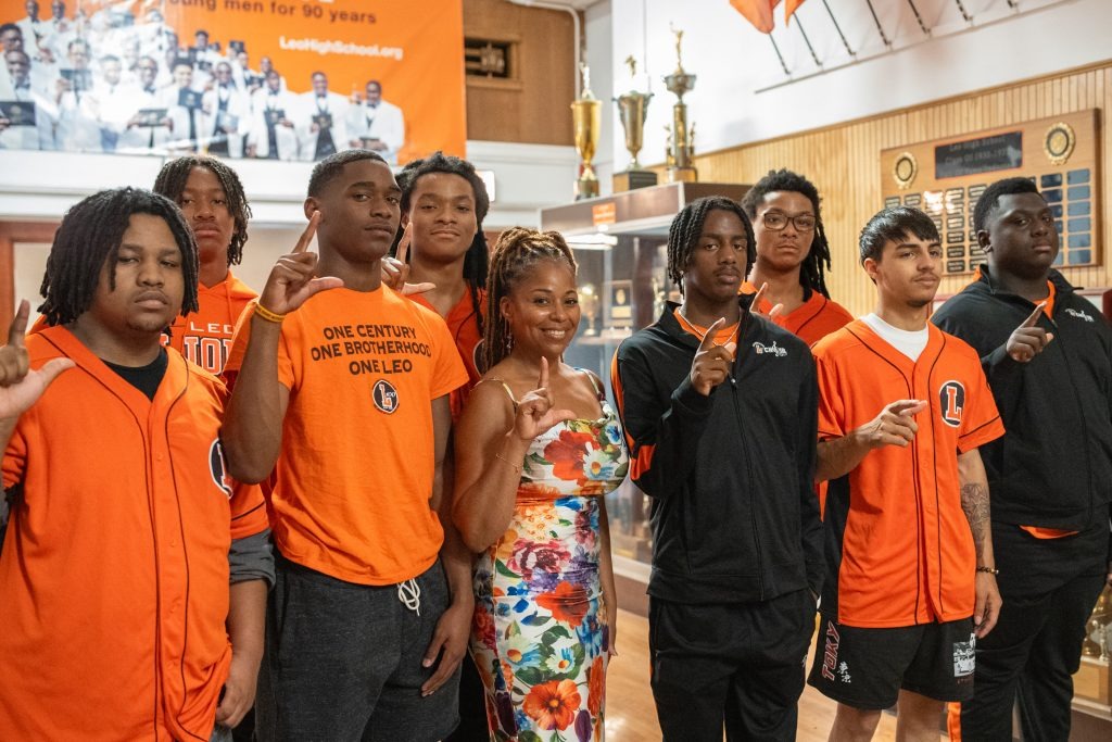 Leo High School Choir – Choir Group
