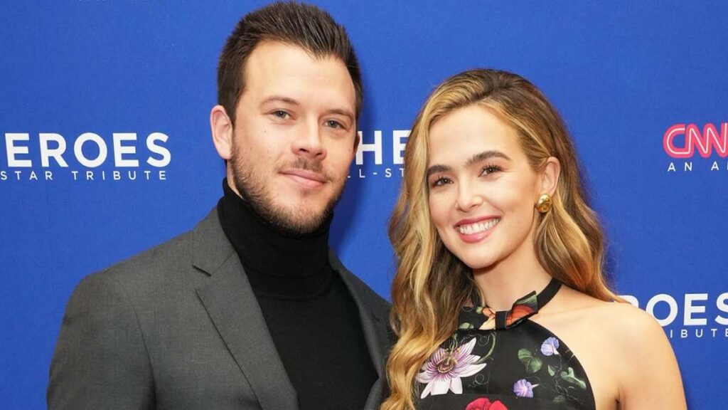 Zoey Deutch Engaged to Jimmy Tatro
