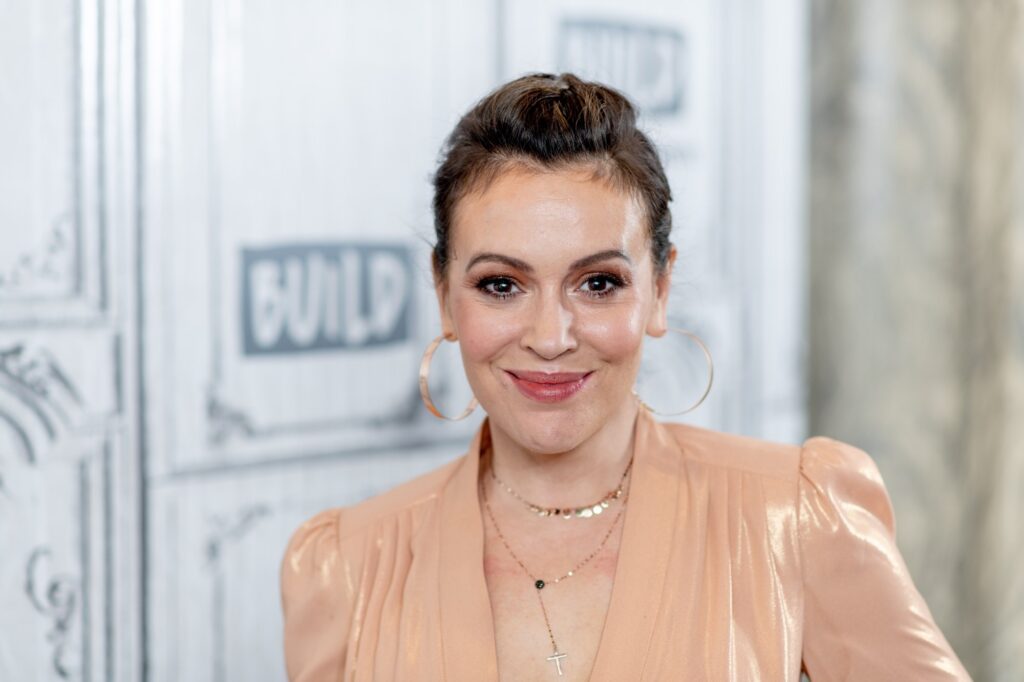Alyssa Milano gets her breast implants removed
