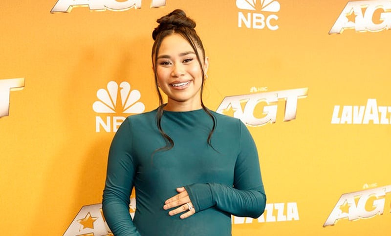 Jessica Elizabeth Sanchez (born August 4, 1995) is a Filipino-American singer-songwriter. 