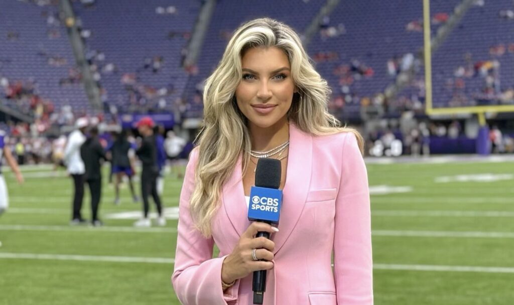 Melanie Collins Turns Heads With Stylish Sideline Outfit in NFL Week 4