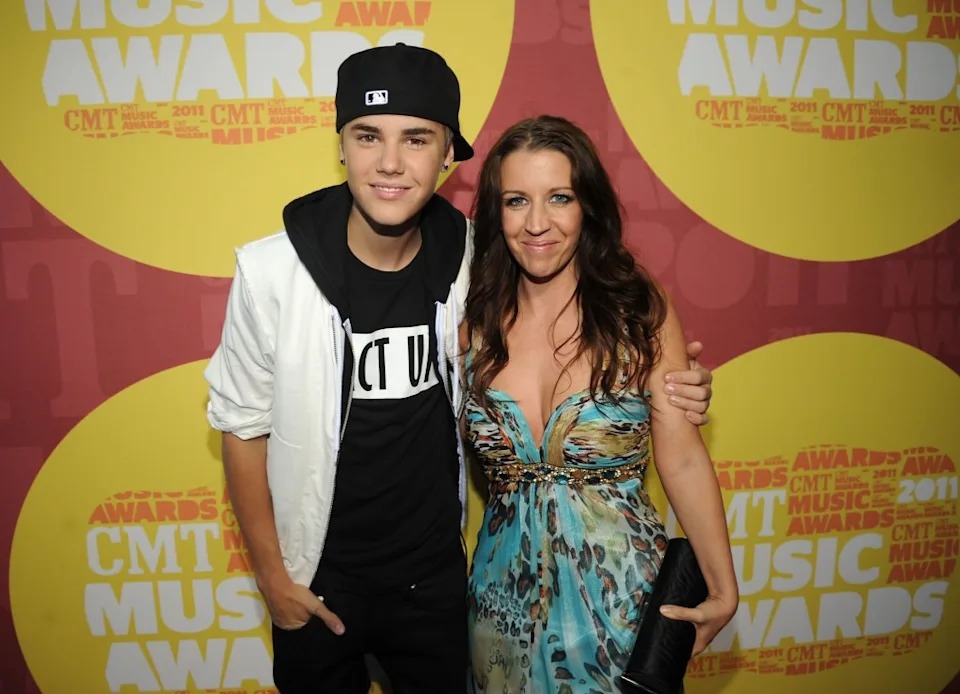 Justin Bieber reacts to mom Pattie Mallette's prayer post