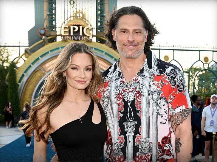 Actor Joe Manganiello and girlfriend Caitlin O’Connor are engaged