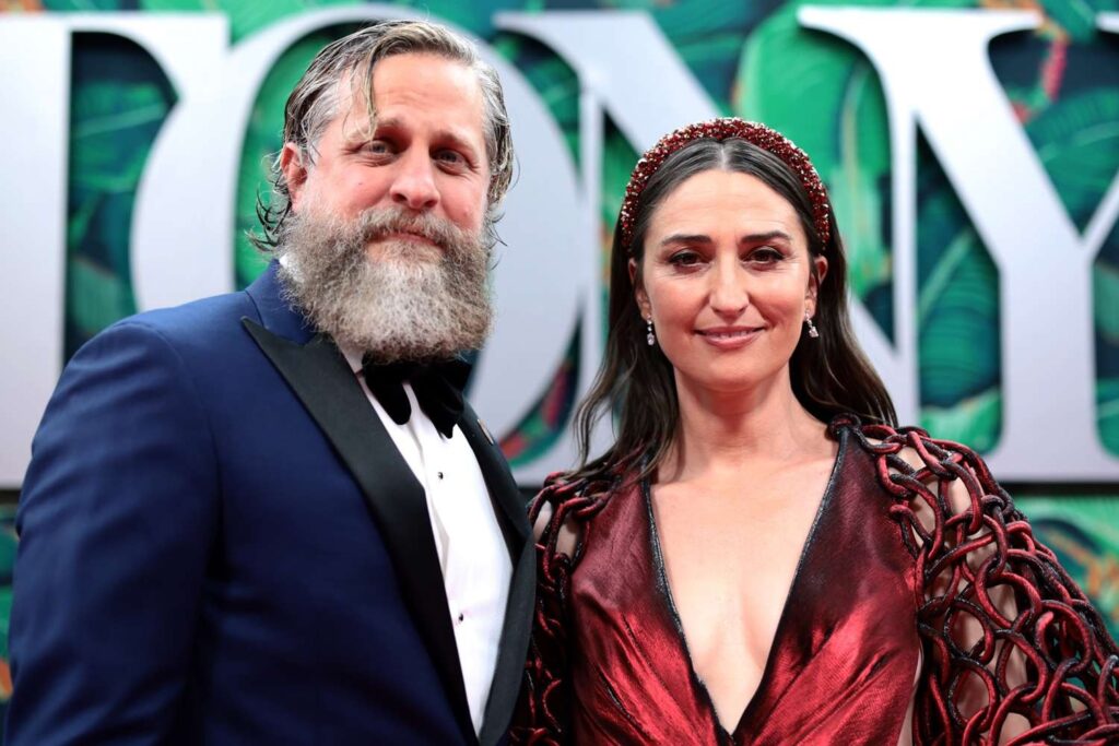Singer Sara Bareilles marries actor Joe Tippett