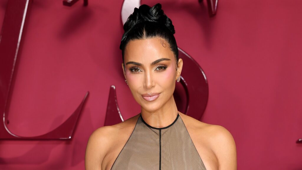 Kim Kardashian Wears Every Hot Girlâs Favorite Label for âAllâs Fairâ London Premiere