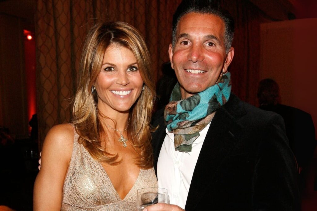 Lori Loughlin Leaning on Friends To Navigate Ex’s Split 