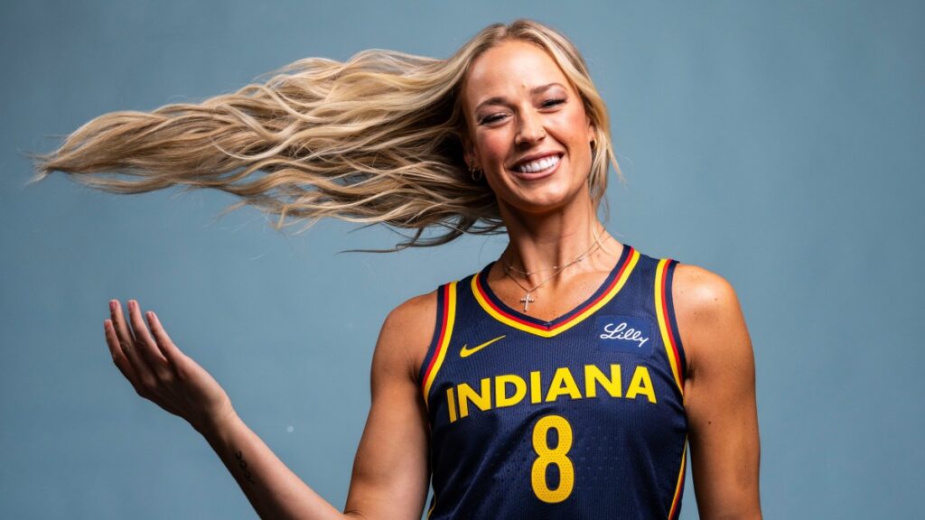 Sophie Cunningham makes Victoria's Secret catwalk 