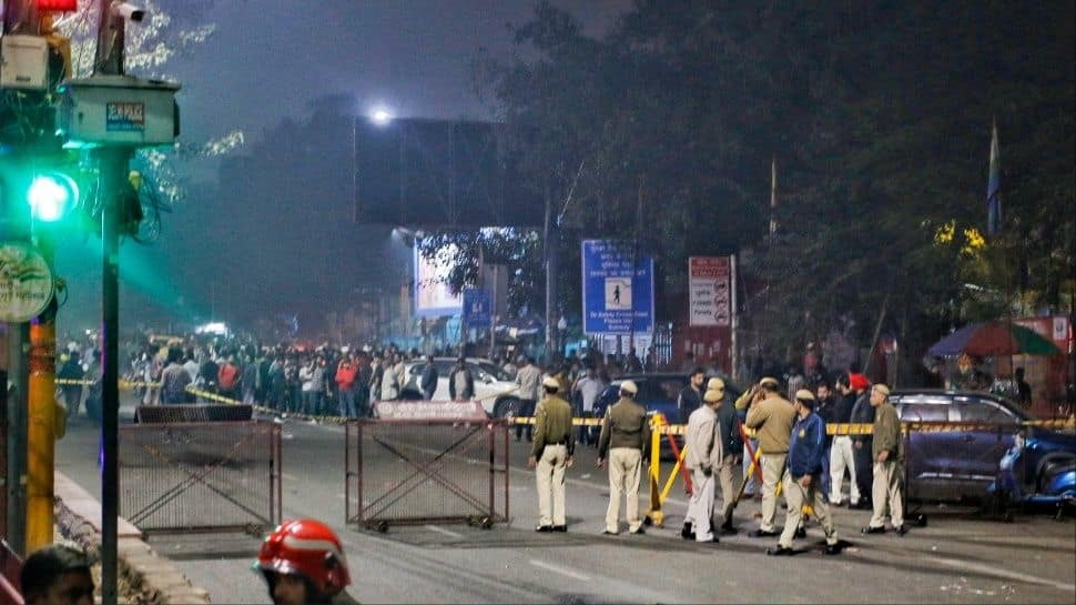 Car explosion near Delhi's Red Fort
