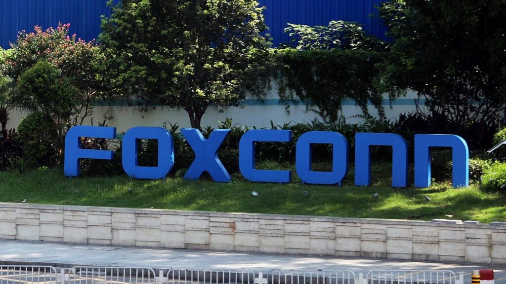 Foxconn Announces $569 Million Wisconsin Expansion: A New Era of U.S. Manufacturing Begins