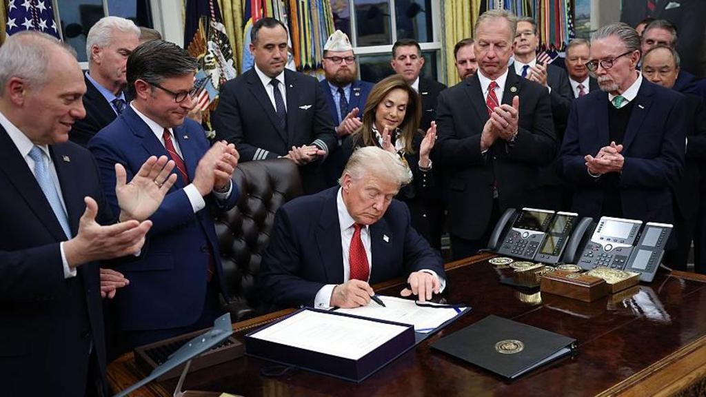 Trump Signs Bill to End Longest U.S. Government Shutdown – “It’s a Great Day for America”