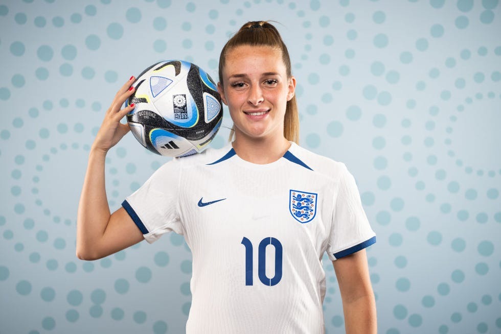 Ella Toone 2025: England’s Football Star Balances Love, Loss, and Legendary Wins