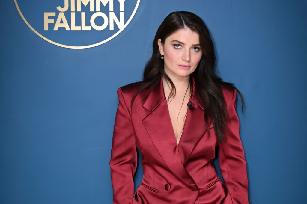 Discover the life of Eve Hewson, the Irish actress known for roles in Bridge of Spies, Robin Hood, and the Netflix series Behind Her Eyes.